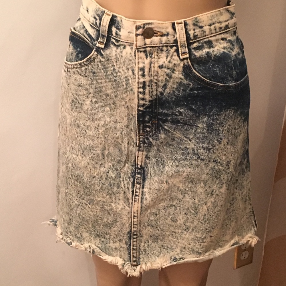 Vintage high waisted denim skirt